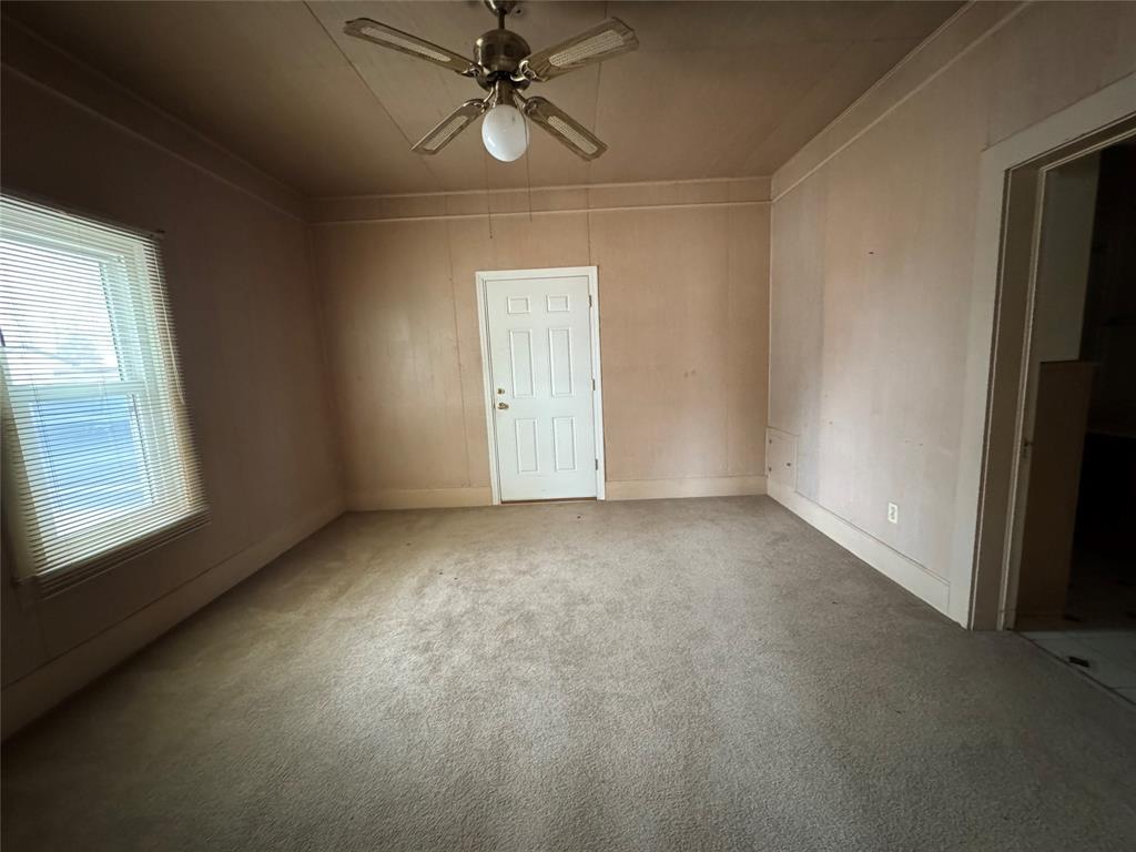 611 North Stratton Street Seymour, TX 76380 - Photo 6 of 15