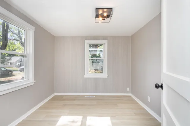 $189,999 | 649 Grant Avenue, St. Joseph, MI 49085