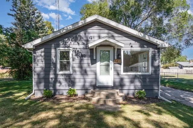 $189,999 | 649 Grant Avenue, St. Joseph, MI 49085