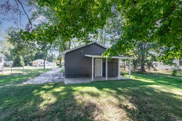 $189,999 | 649 Grant Avenue, St. Joseph, MI 49085