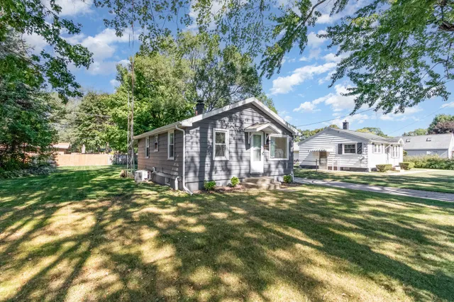 $189,999 | 649 Grant Avenue, St. Joseph, MI 49085