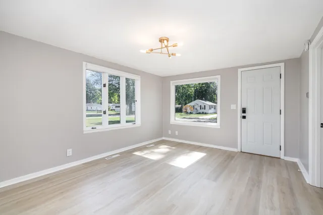 $189,999 | 649 Grant Avenue, St. Joseph, MI 49085