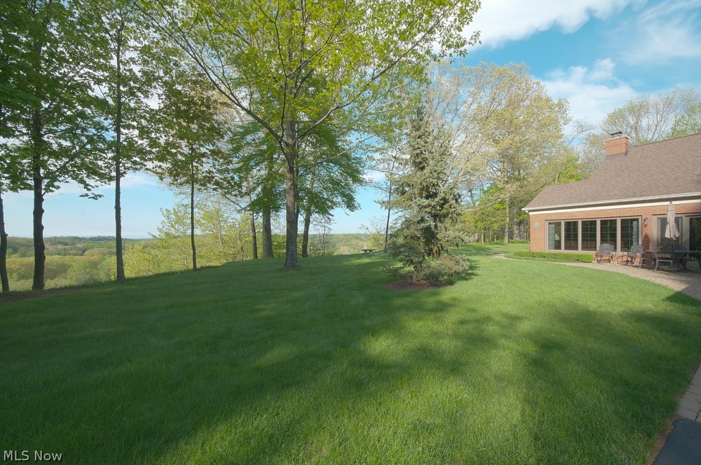 36951 Riviera Ridge Road Willoughby, OH 44094 - Photo 3 of 25 Gallery Image 3