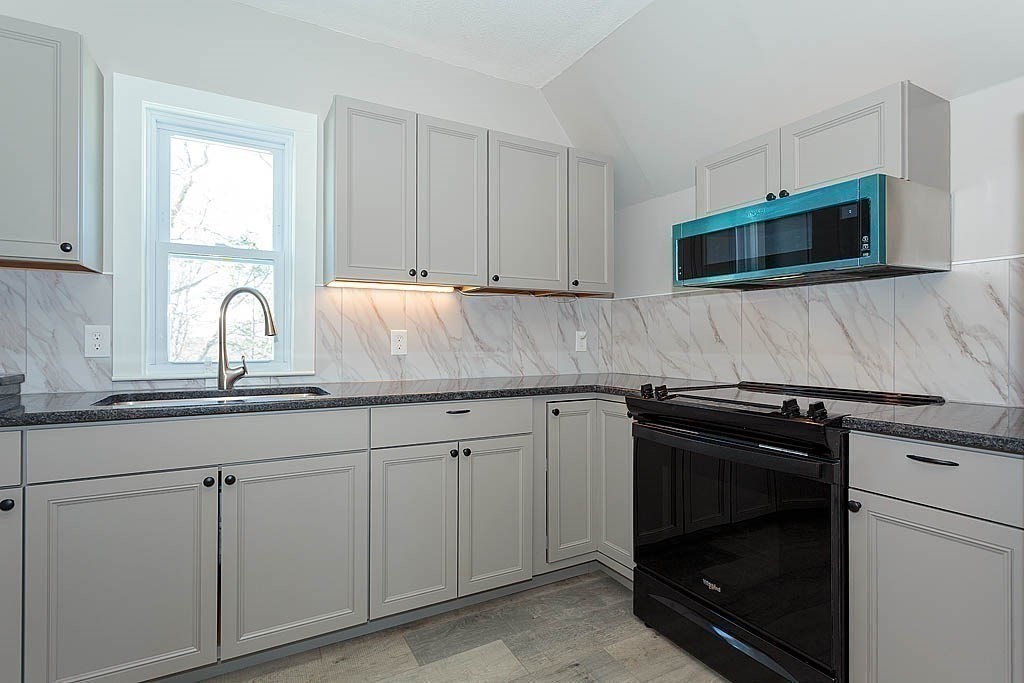 45 Harvard Street, Unit 5 3 Lowell, MA 01851 - Photo 6 of 31