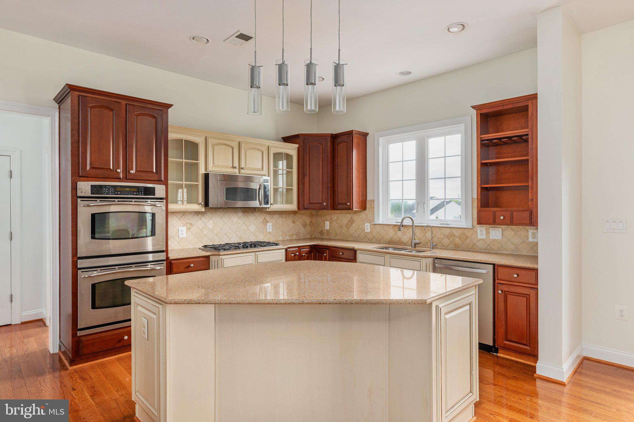 38786 Rambling Farm Drive Hamilton, VA 20158 - Photo 23 of 97 Double ovens and cooktop on counter.