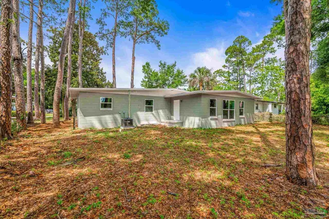 $224,500 | 128 West Highland Drive, Pensacola, FL 32503