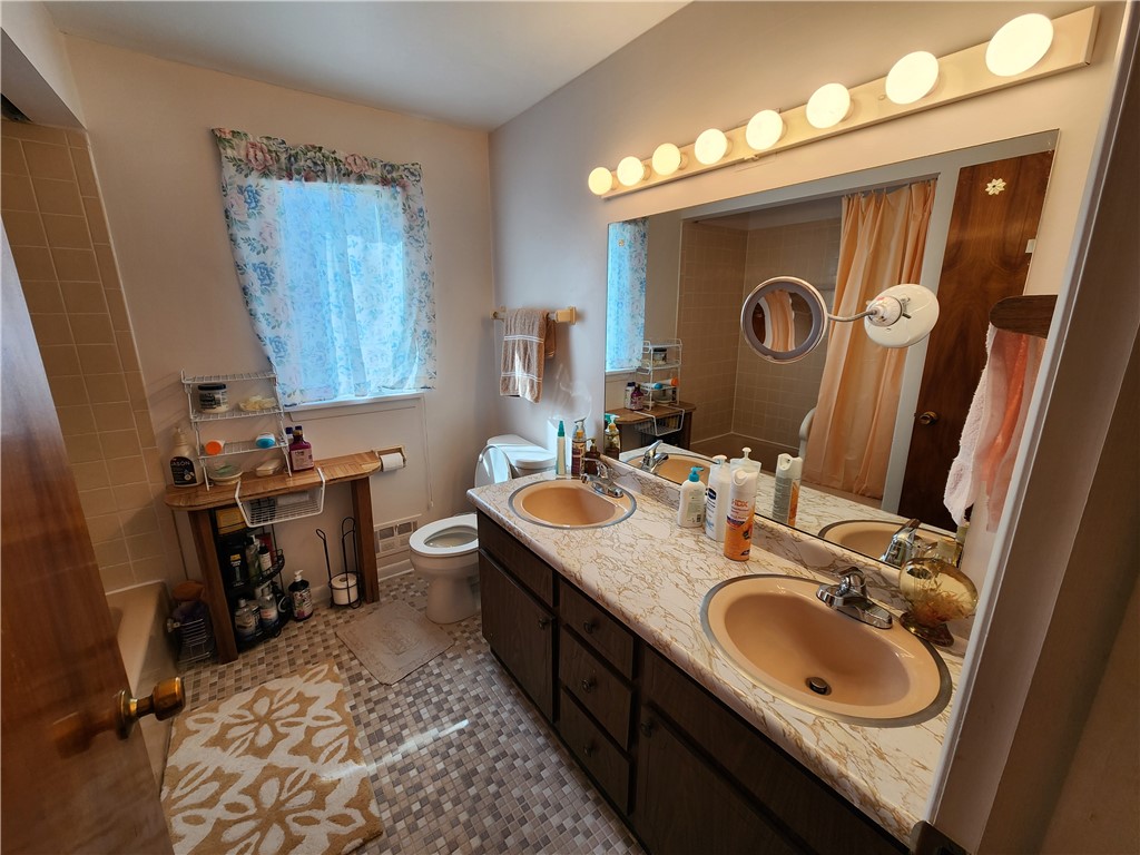 23 Eagle Rock Drive Irondequoit, NY 14609 - Photo 14 of 24