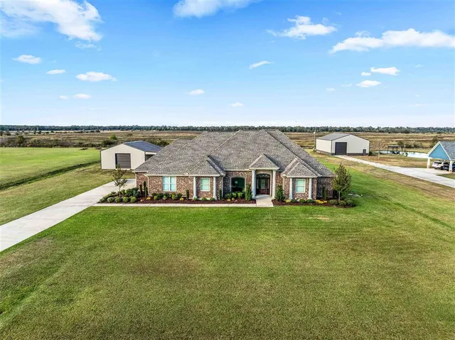 $499,000 | 24000 North Prairie Way, Iowa, LA 70647
