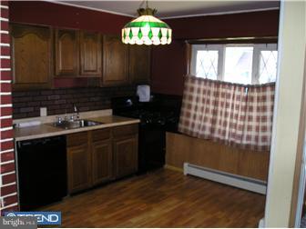 9237 Andover Road Philadelphia, PA 19114 - Photo 2 of 11 Kitchen