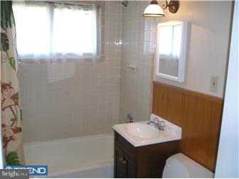 9237 Andover Road Philadelphia, PA 19114 - Photo 4 of 11 Bathroom