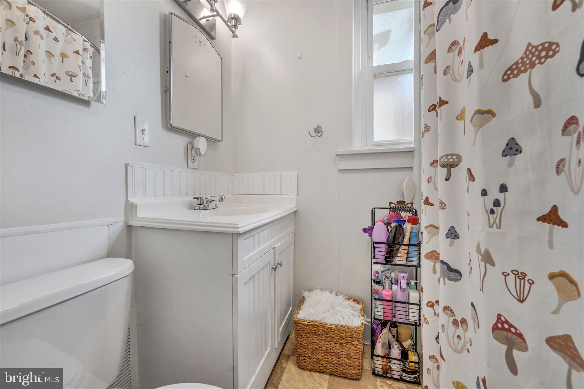 25 South 4th Street Lebanon, PA 17042 - Photo 12 of 31 Full Bath