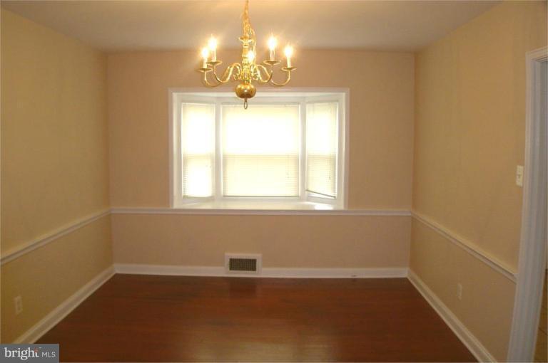 2018 Northbourne Road Baltimore, MD 21239 - Photo 5 of 20 Dining Room