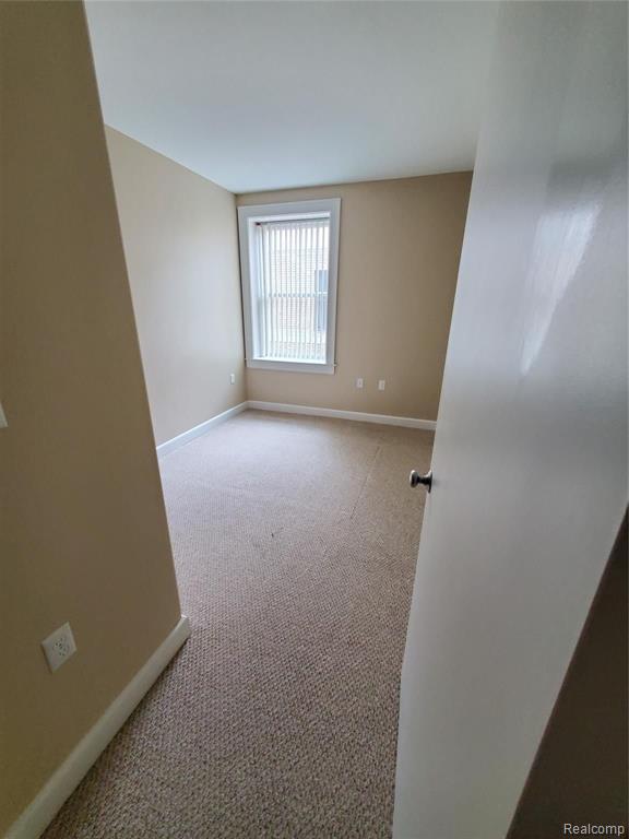680 Delaware Street, Unit 405 Detroit, MI 48202 - Photo 6 of 16