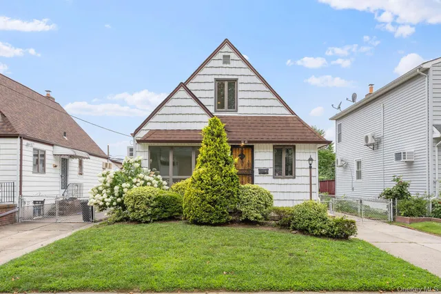 $849,000 | 81-40 268th Street | Floral Park