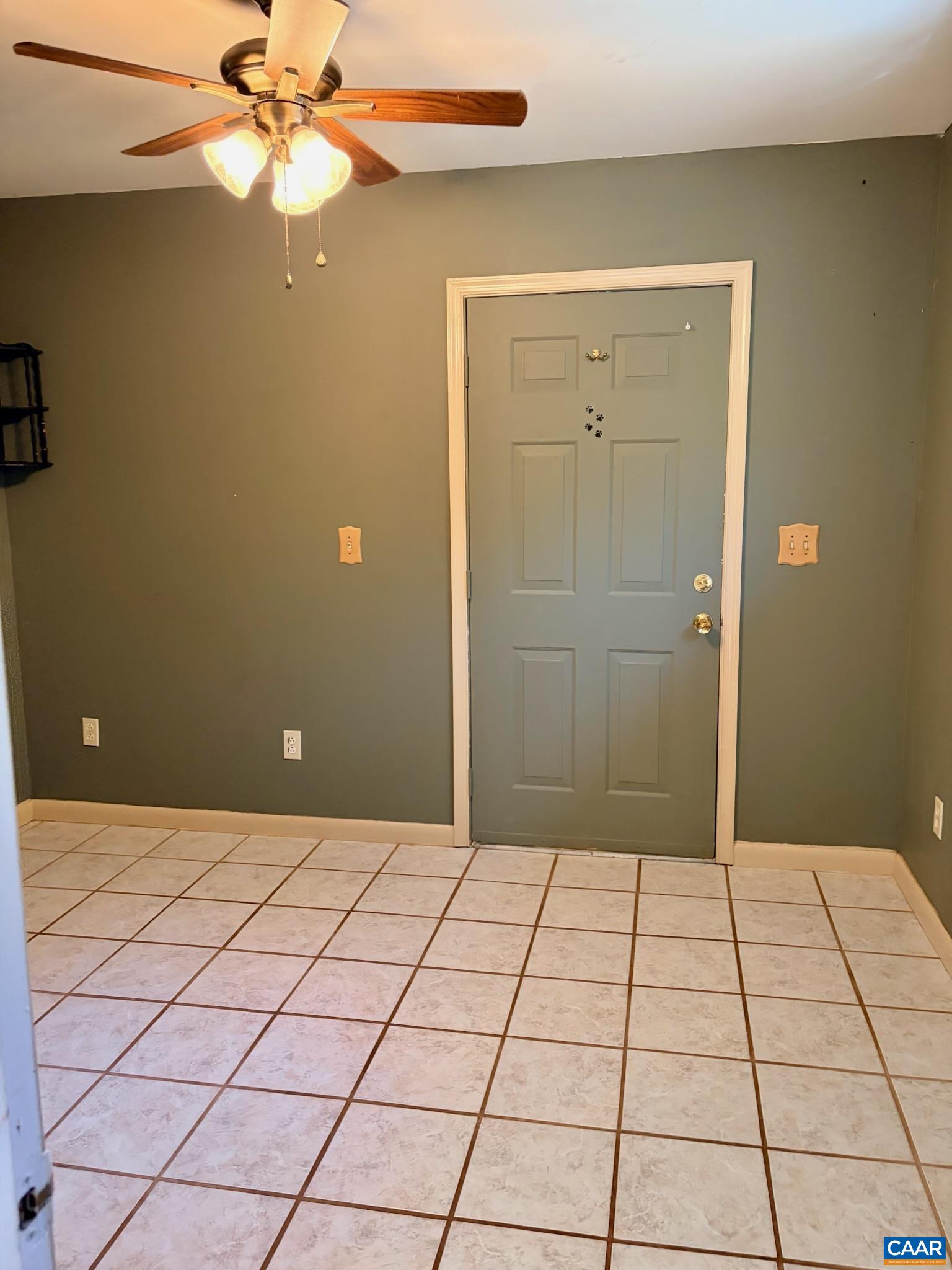 699 Winton Road Amherst, VA 24521 - Photo 22 of 35 a view of an empty room