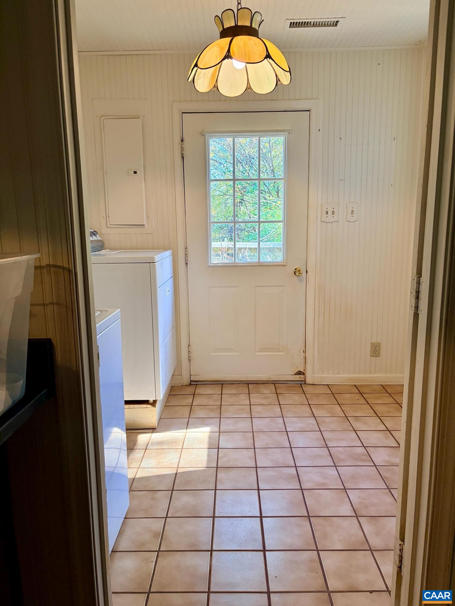 699 Winton Road Amherst, VA 24521 - Photo 33 of 35 a view of an empty room and window