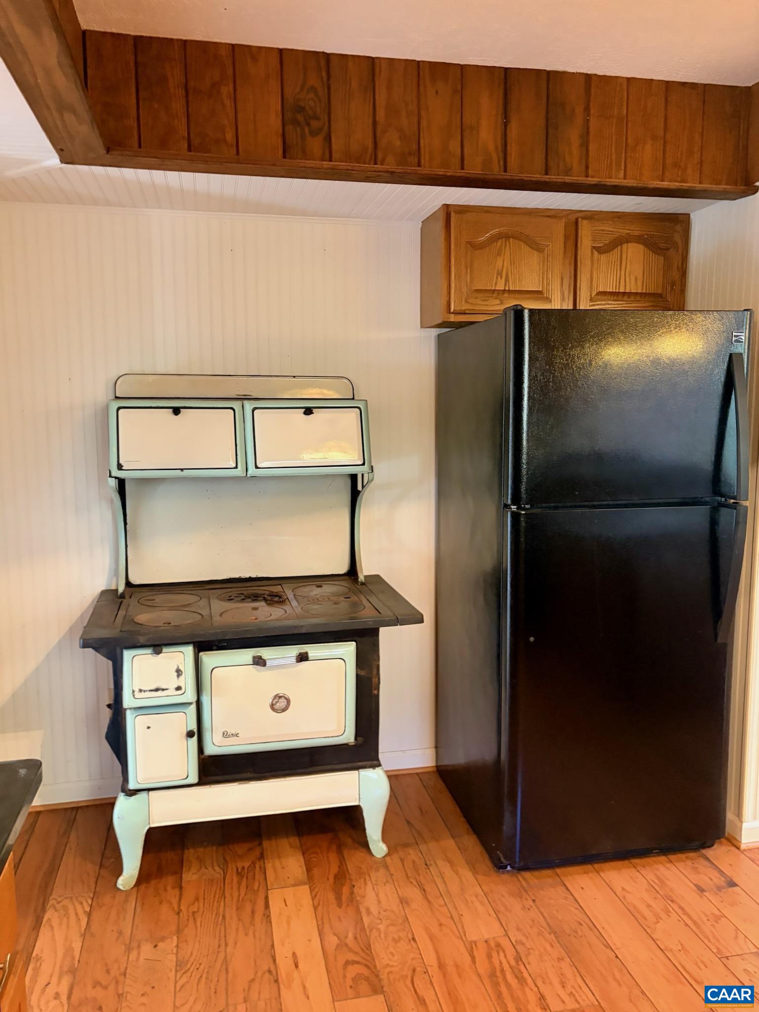 699 Winton Road Amherst, VA 24521 - Photo 10 of 35 a kitchen with a refrigerator and a stove