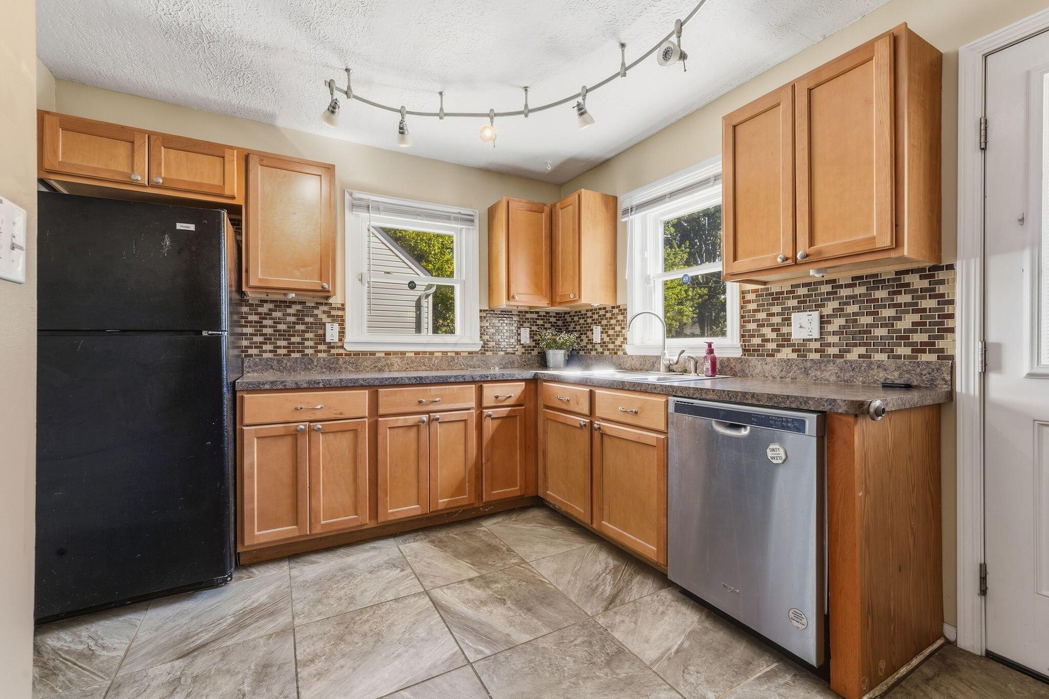 1713 Huy Road Columbus, OH 43224 - Photo 13 of 42 24-web-or-mls-1713HuyRoad_Hommati102 (7)