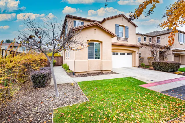 $699,000 | 275 Barnhill Drive, Folsom, CA 95630