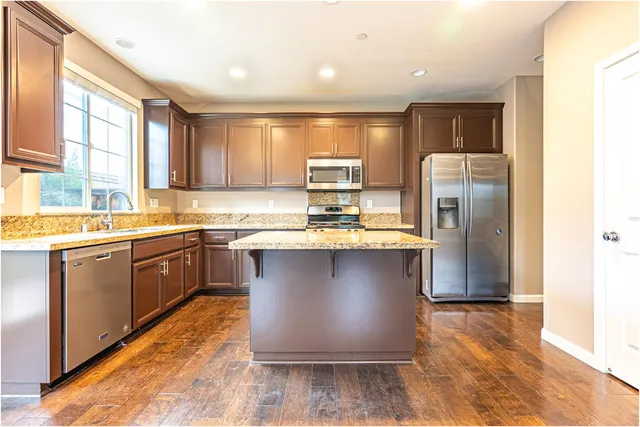 $699,000 | 275 Barnhill Drive, Folsom, CA 95630