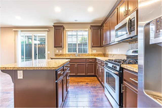 $699,000 | 275 Barnhill Drive, Folsom, CA 95630