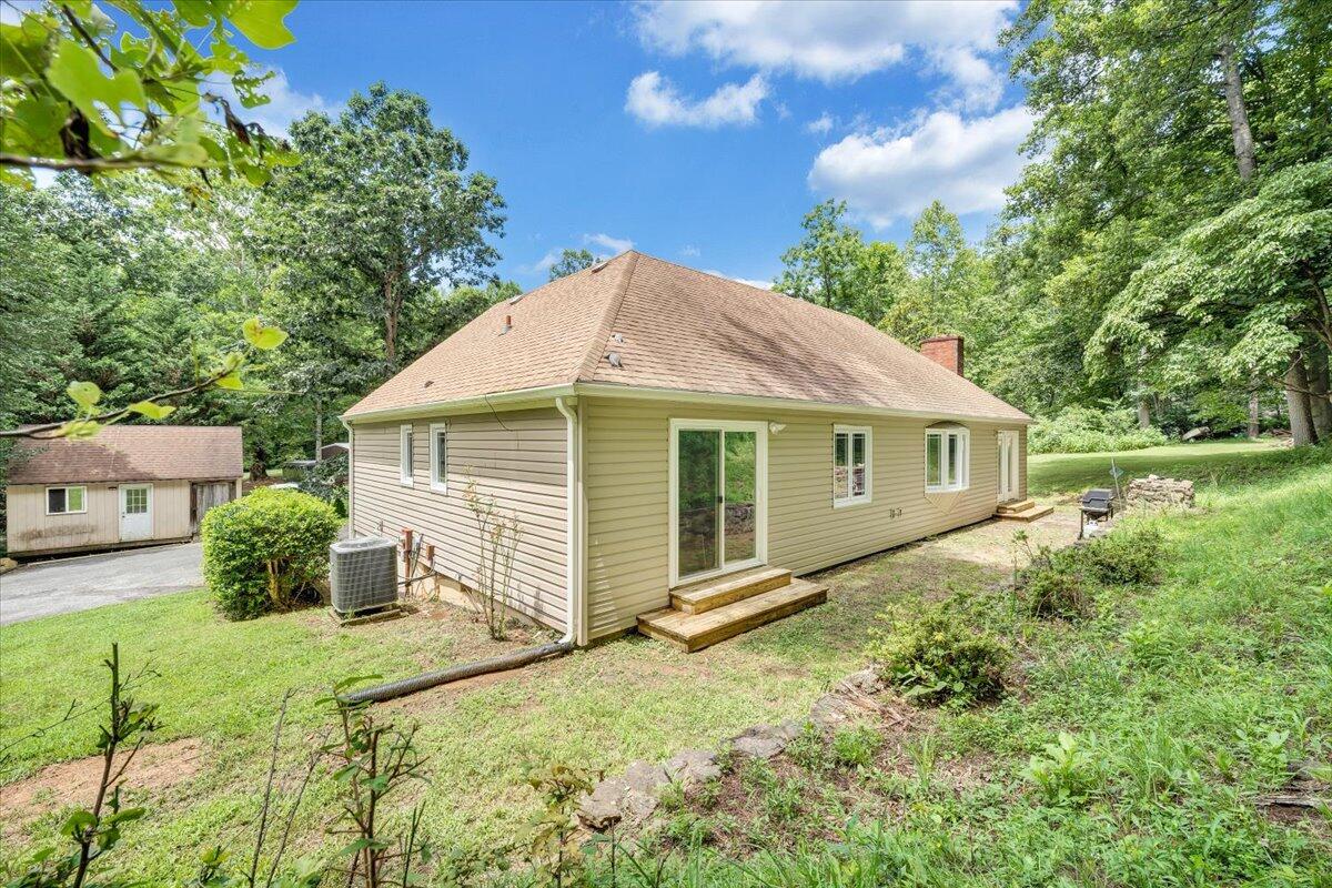 6796 Charlemont Road Goode, VA 24556 - Photo 60 of 78 61-MIB08890