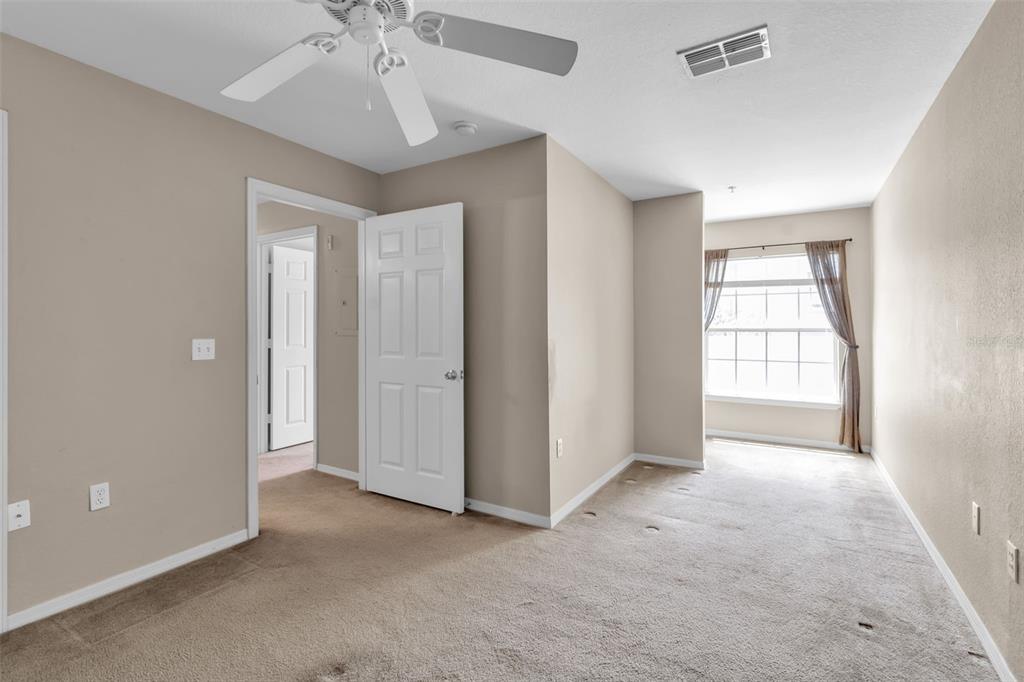 5541 Rosehill Road, Unit 202 Sarasota, FL 34233 - Photo 35 of 47
