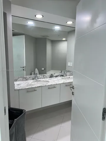 $4,500 | 55 Southeast 6th Street, Unit 1207, Miami, FL 33131