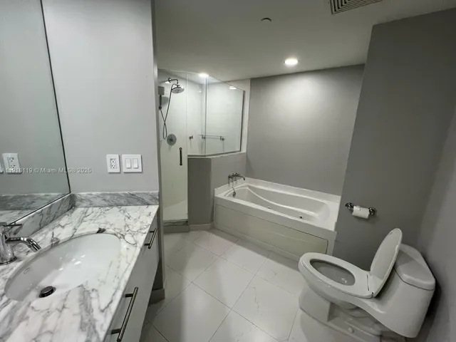 $4,500 | 55 Southeast 6th Street, Unit 1207, Miami, FL 33131