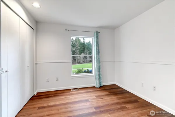 $2,950 | 4180 244th Place Southeast, Sammamish, WA 98029