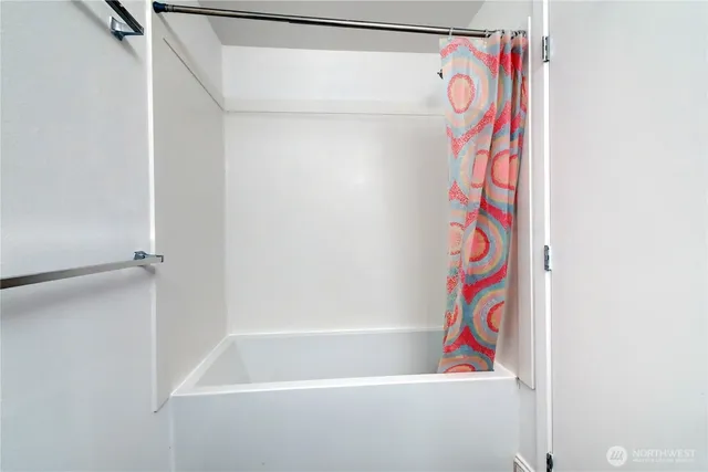 $3,000 | 4180 244th Place Southeast, Sammamish, WA 98029