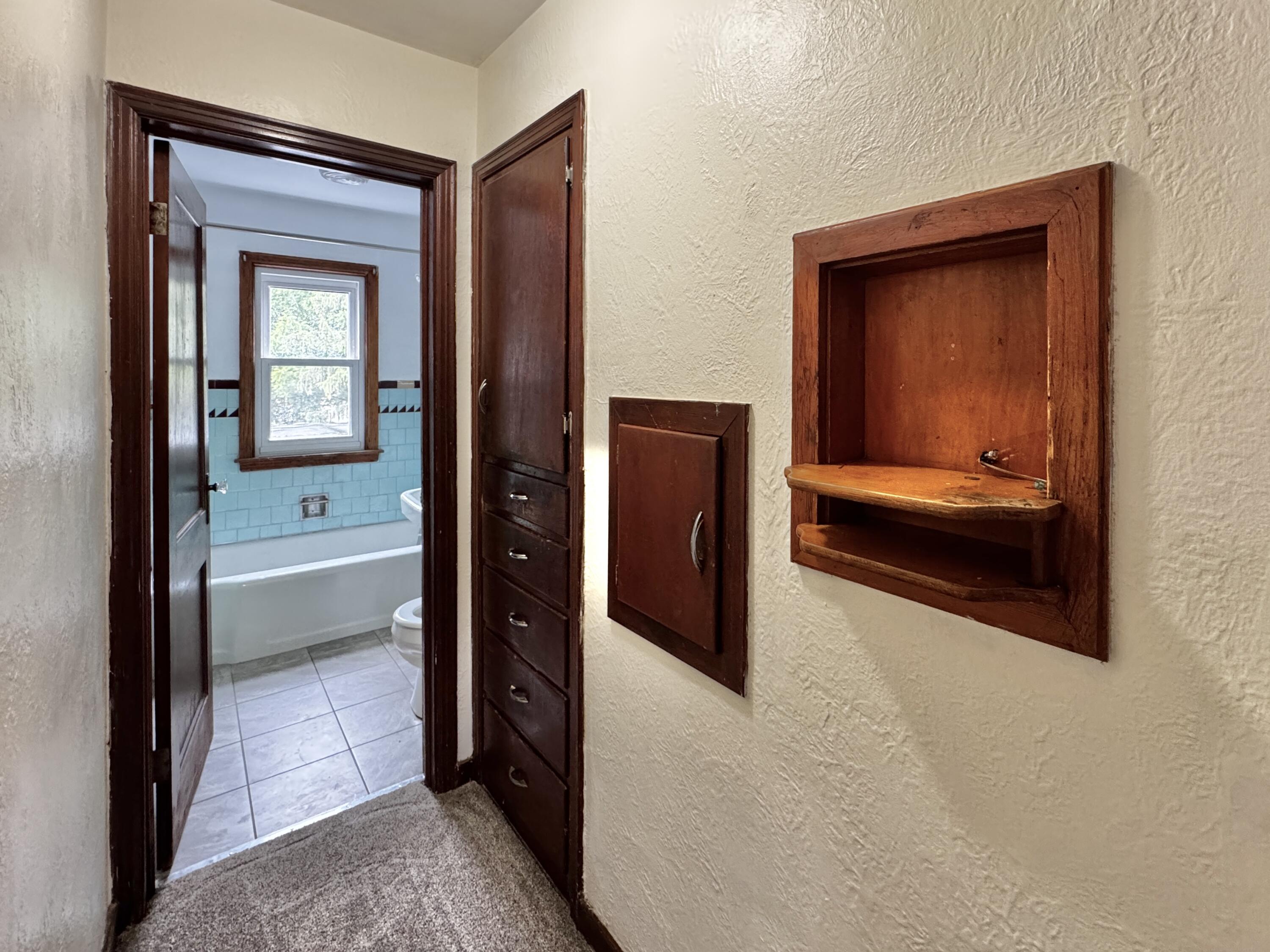 536 West Racine Street Jefferson, WI 53549 - Photo 8 of 18 Details, Laundry Shute