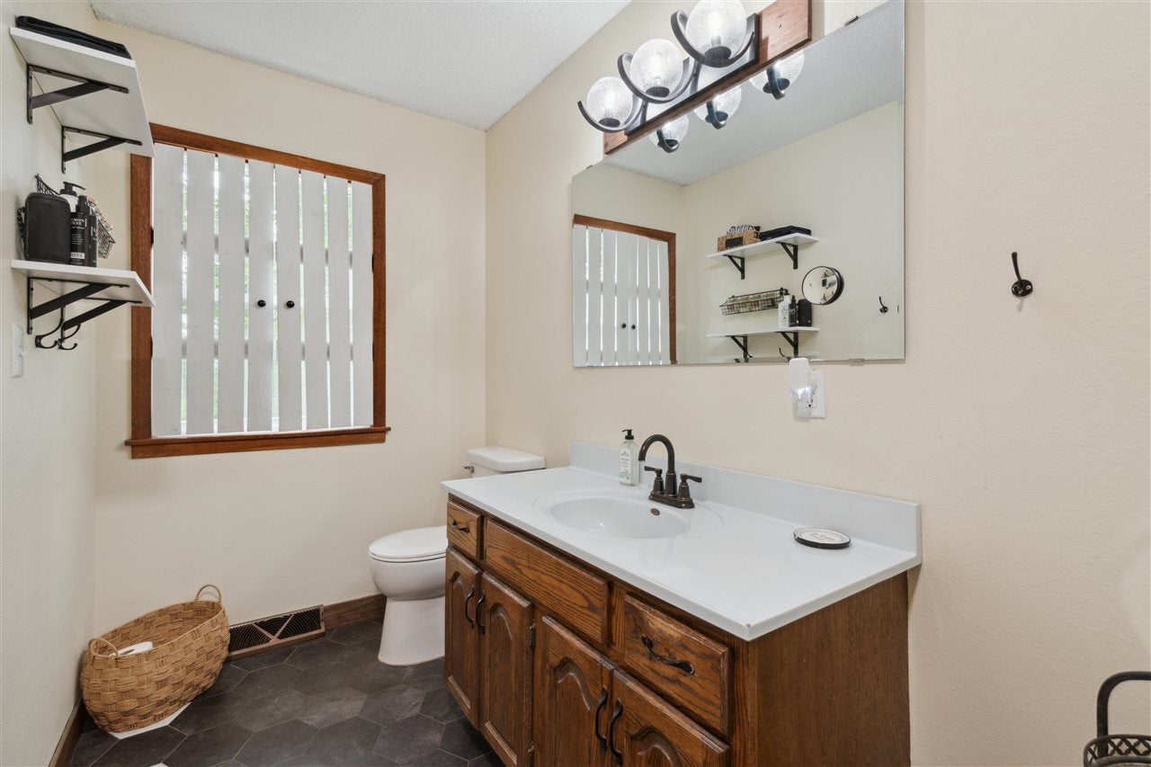 6610 Berry Road Southeast Cedar Rapids, IA 52403 - Photo 16 of 37 Gallery Image 16