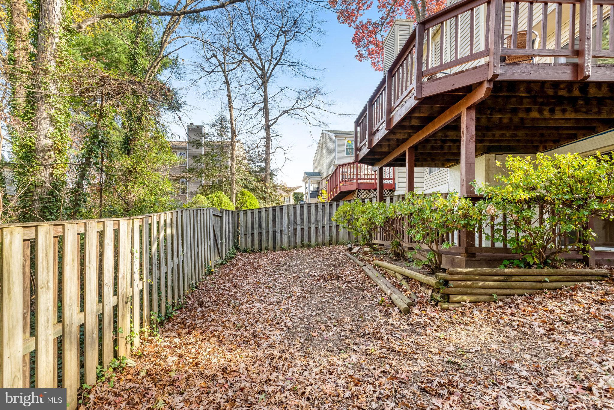 5950 Powell's Landing Road Burke, VA 22015 - Photo 33 of 40 Fenced Yard
