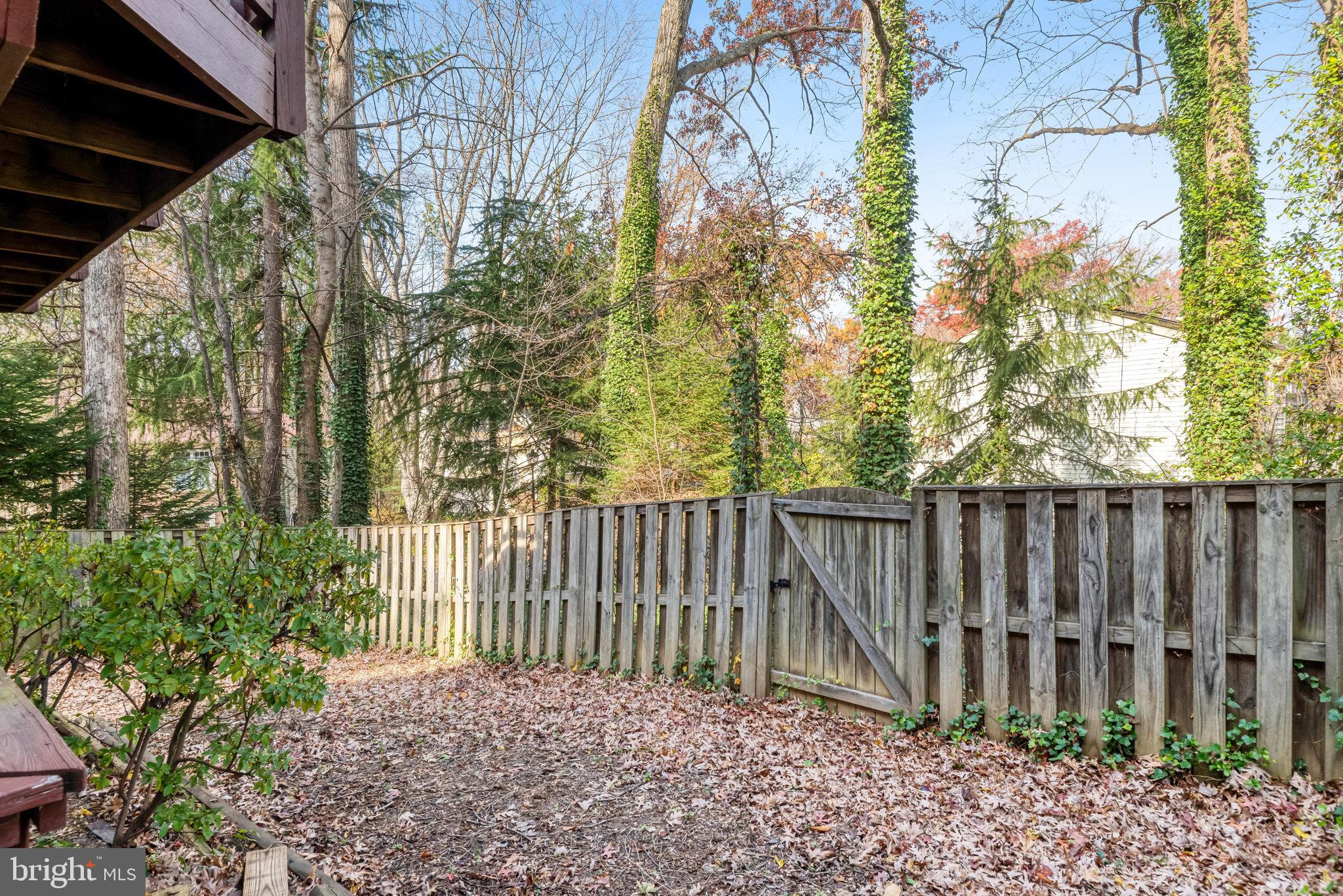 5950 Powell's Landing Road Burke, VA 22015 - Photo 34 of 40 Fenced Yard