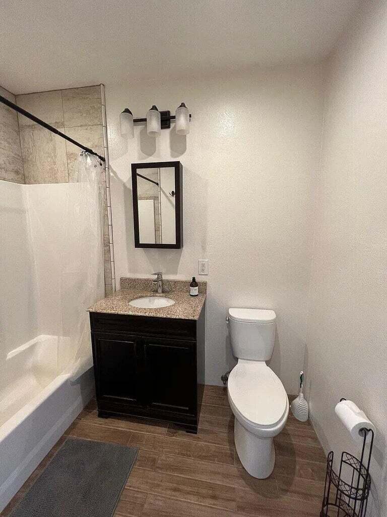 4670 Pennell Road, Unit B Santa Barbara, CA 93111 - Photo 8 of 10 Bathroom