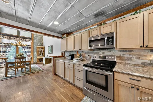 $669,000 | 45 Blue Line Lane, Silex, MO 63377