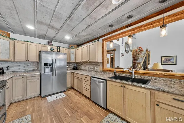 $669,000 | 45 Blue Line Lane, Silex, MO 63377