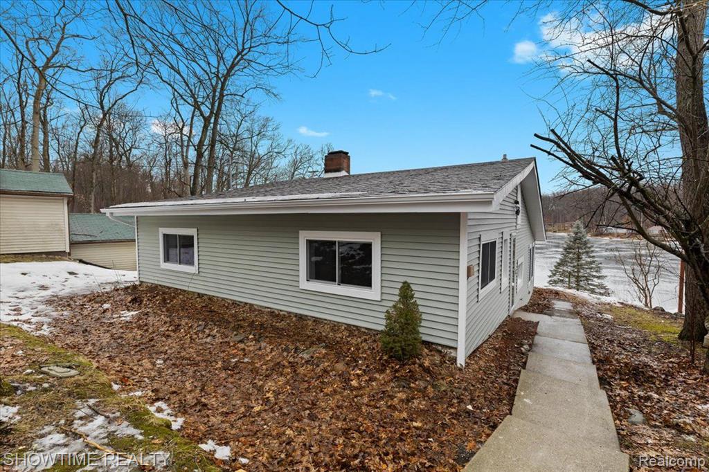 6739 Big Trail Road Holly, MI 48442 - Photo 2 of 41