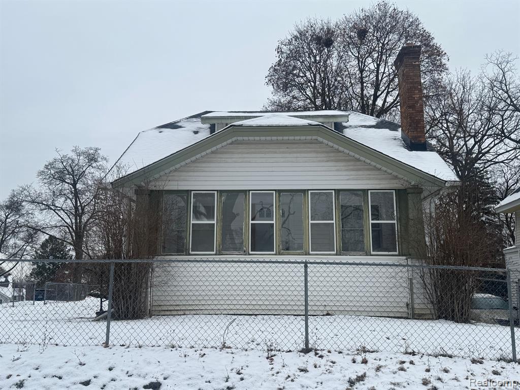 970 Perry Street Flint, MI 48504 - Photo 2 of 18