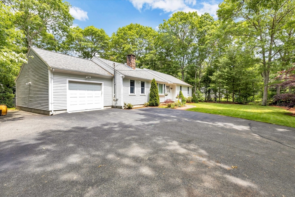 48 Bridgets Path Barnstable, MA 02632 - Photo 3 of 32 Gallery Image 3