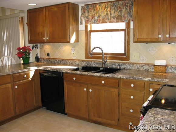 4204 Deming Drive Springfield, IL 62703 - Photo 5 of 24 Gallery Image 5