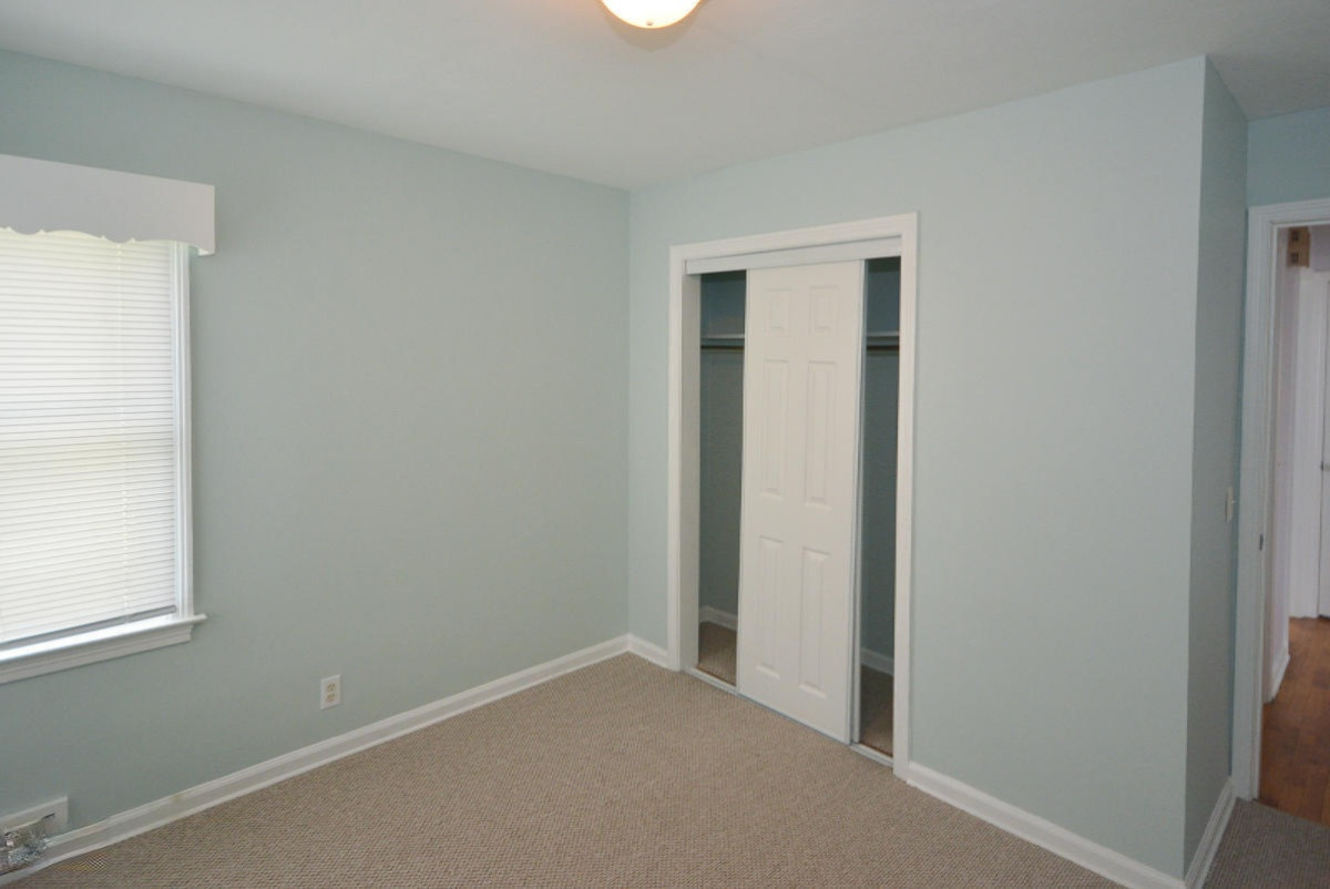 602 Whites Road Kalamazoo, MI 49008 - Photo 8 of 17 602WhitesRd_09
