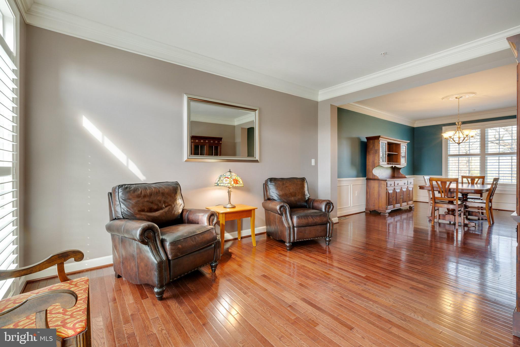 20240 McNamara Road Poolesville, MD 20837 - Photo 17 of 59 Living Room