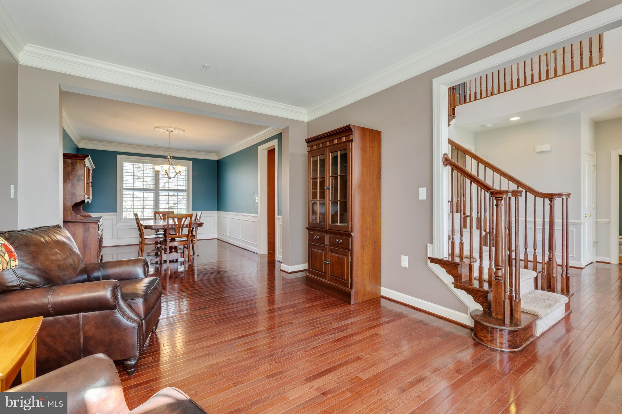 20240 McNamara Road Poolesville, MD 20837 - Photo 18 of 59 Living Room