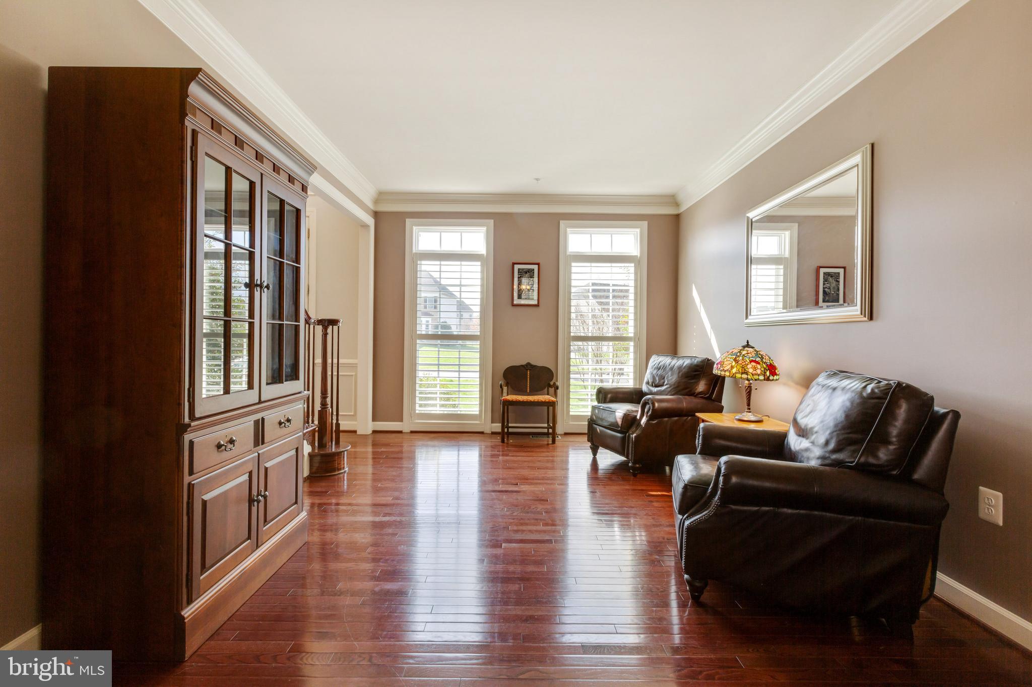 20240 McNamara Road Poolesville, MD 20837 - Photo 19 of 59 Living Room