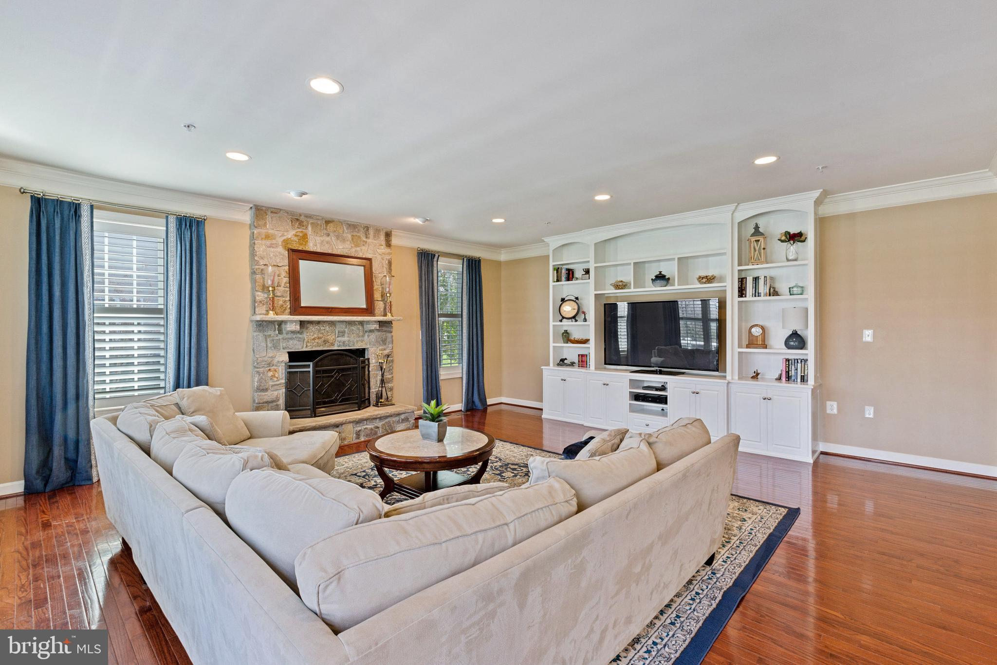 20240 McNamara Road Poolesville, MD 20837 - Photo 5 of 59 Family Room