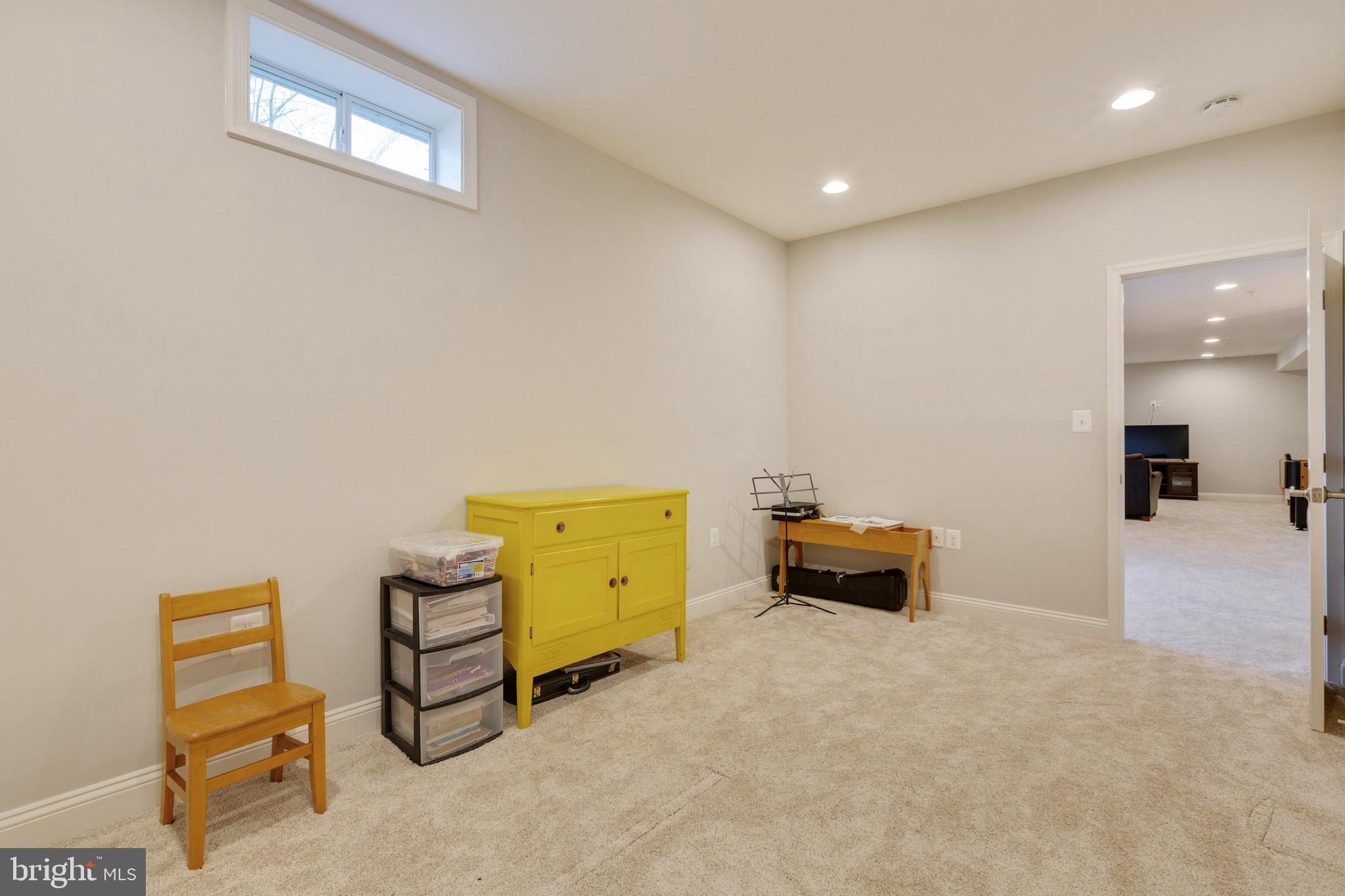 20240 McNamara Road Poolesville, MD 20837 - Photo 45 of 59 Den/Study