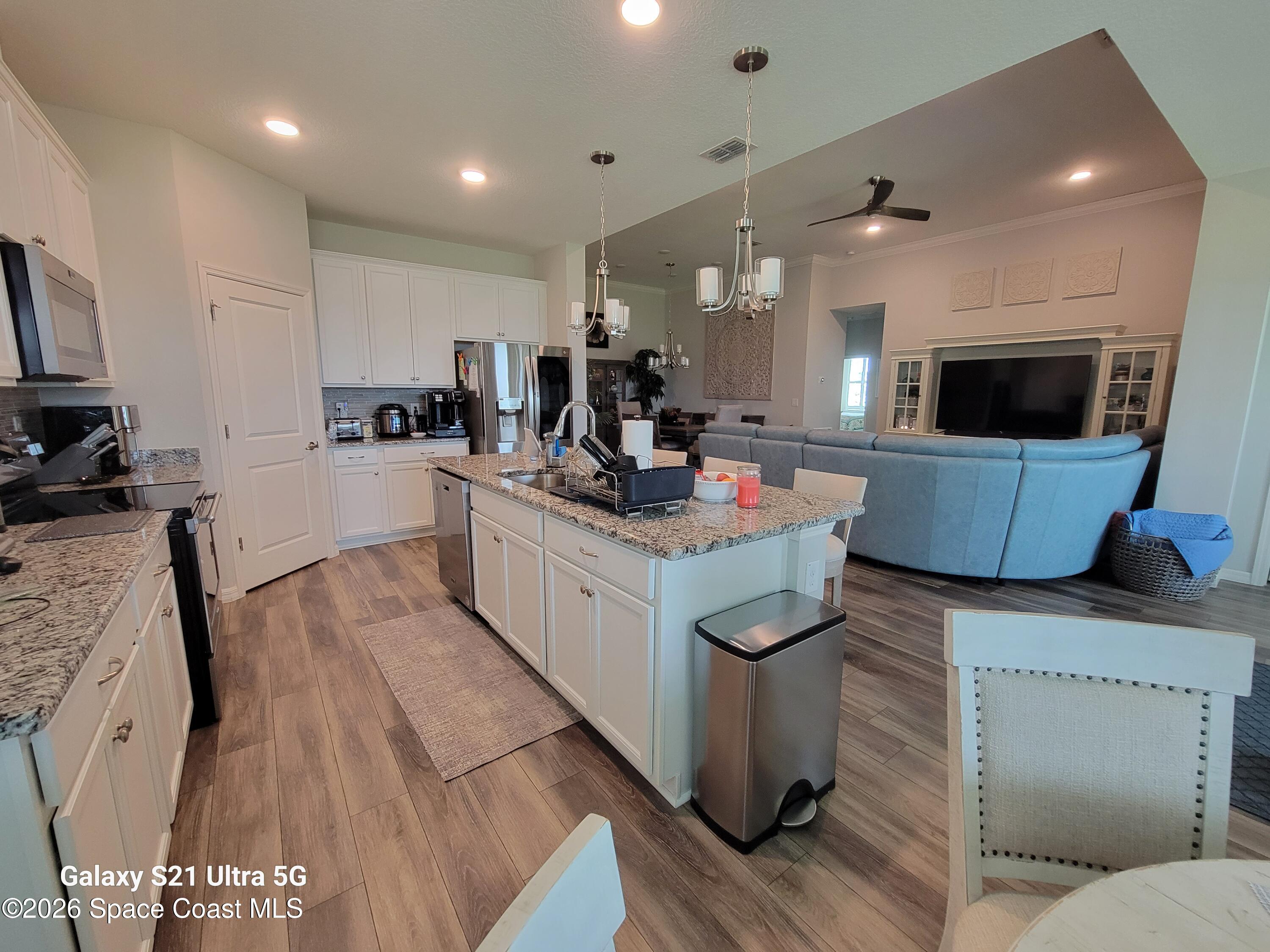8481 Laguna Circle Micco, FL 32976 - Photo 12 of 46 20