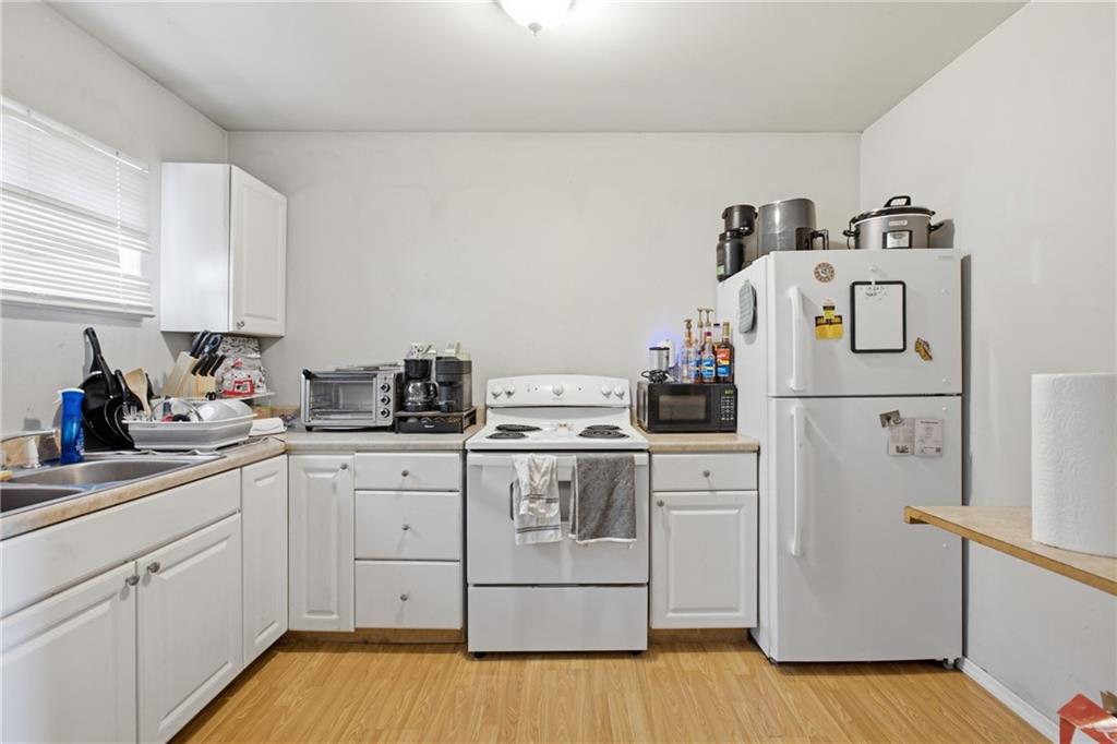 501-503 Pinney Street Rochester, PA 15074 - Photo 24 of 27 Unit 503. Tenant has since moved & furnishings are gone.